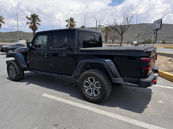 Jeep Gladiator JT 3.6 mojave 4x4 piel, 2024